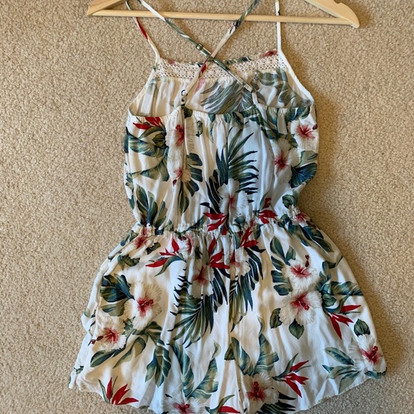 Hollister Romper - Picture 4 of 8